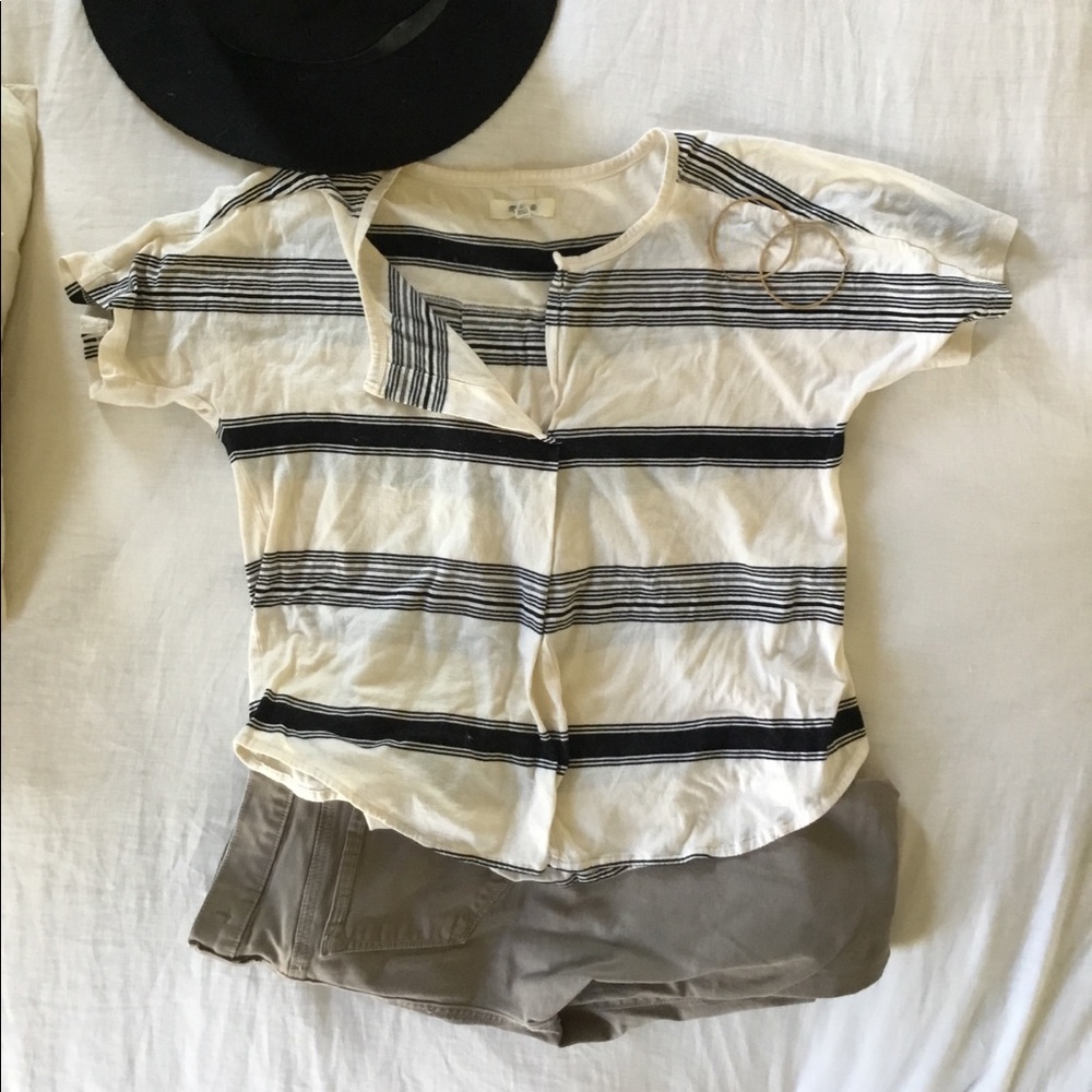 Madewell xs turntable split neck tee